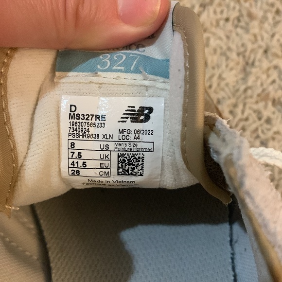 New Balance 327 - Picture 3 of 4
